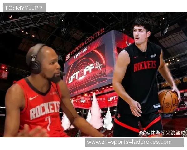 谢泼德与杜兰特击掌庆祝打得可以的默契配合引发全场欢呼